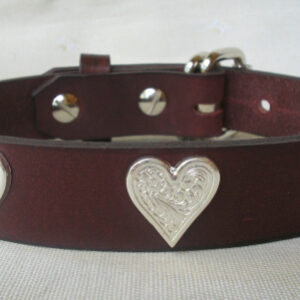 brown-leather-dog-collar-with-heart-shape-stud